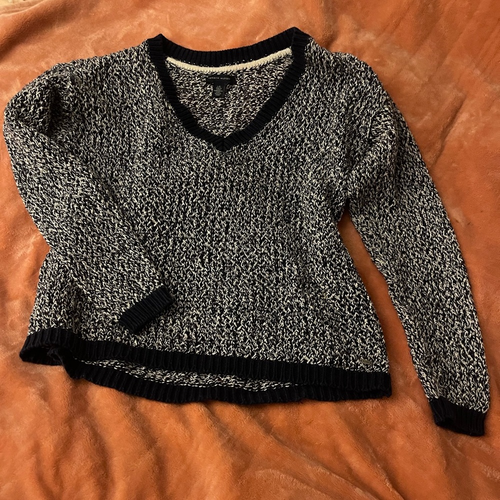 Tommy Hilfiger knit sweater size large